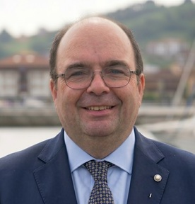 Tom�s Campo, mediador de seguros para negocios